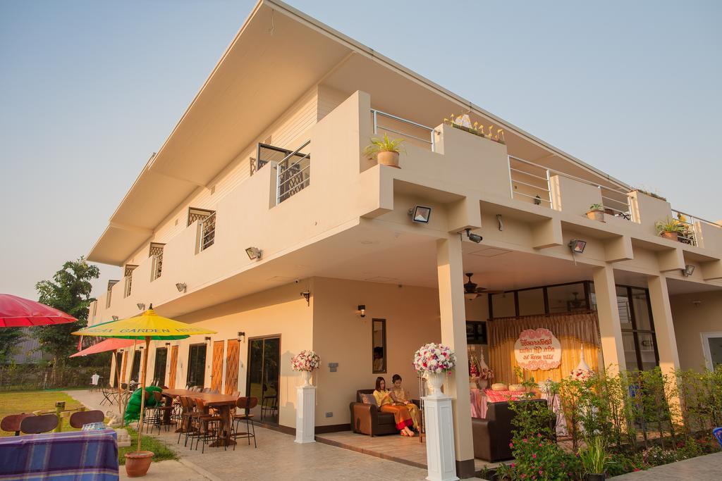 Relax Garden House Hotell Chiang Mai Exteriör bild
