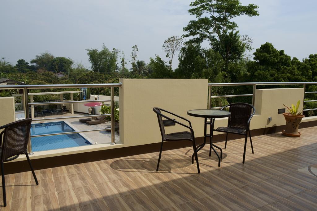 Relax Garden House Hotell Chiang Mai Exteriör bild