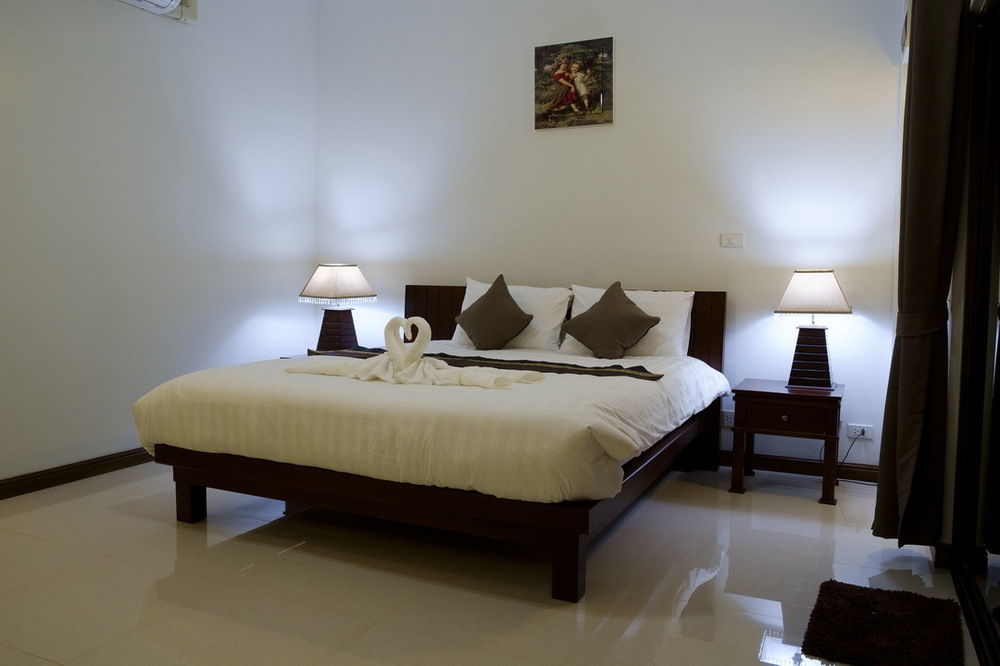 Relax Garden House Hotell Chiang Mai Exteriör bild